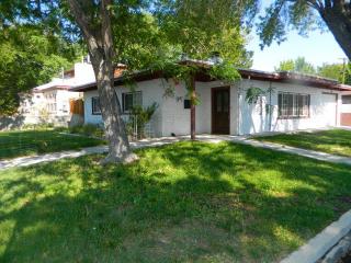 393 Willow St, Bishop, CA 93514-2838