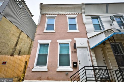 1225 Bucknell St, Philadelphia PA  19146-4120 exterior