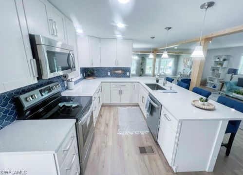 11581 Dogwood Ln, Fort Myers Beach FL  33931-7130 exterior