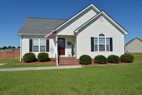 414 Northgate Dr, Washington, NC 27889-9795