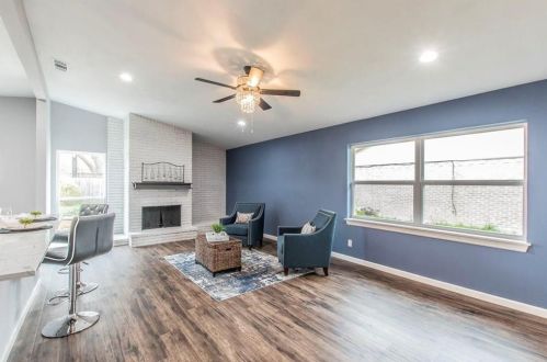 718 Pinehurst Dr, Richardson TX  75080-4112 exterior