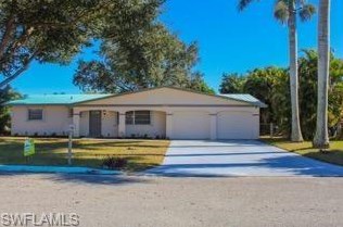 213 Jayview Ave, Lehigh Acres, FL 33936-7017