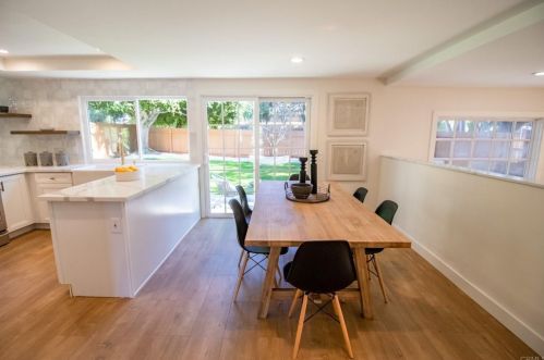 1527 Linda Sue Ln, Encinitas CA  92024-2424 exterior