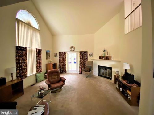 234 Willow Valley Dr, Lancaster PA  17602-4782 exterior