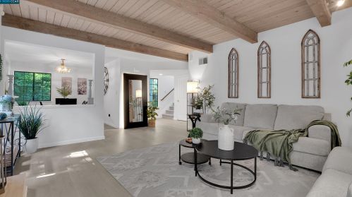 2101 Henry Ave, Pinole CA  94564-1771 exterior