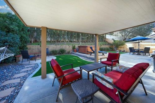 1891 Tavern Ct, Alpine CA  91901-3747 exterior