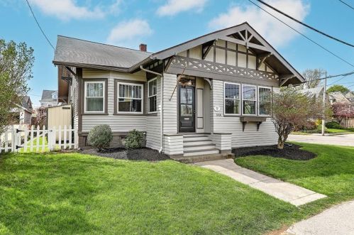1414 Narragansett Blvd, Providence, RI 02905-5137