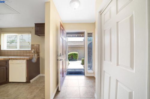 2108 Mount Vernon Dr, Modesto, CA 95350-6209