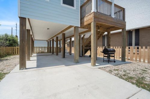 3610 Sealy St, Galveston TX 77550-4029 exterior