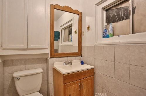 3447 Caspian Ave, Long Beach CA 90810-2330 exterior