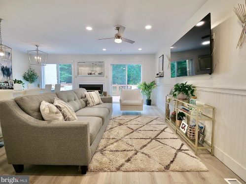 32 White Pine Ct, Miquon, PA 19444-2513