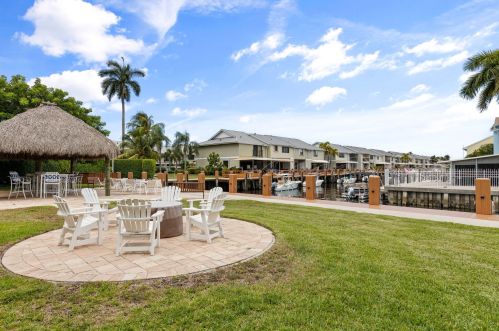 731 12th Ter, Boynton Beach FL  33435-3262 exterior