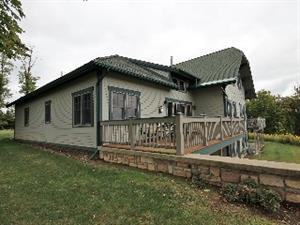8450 Canterbury Dr, Clymer, NY 14724-9692