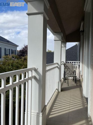 3725 Whitworth Dr, Pleasanton CA  94568-1377 exterior