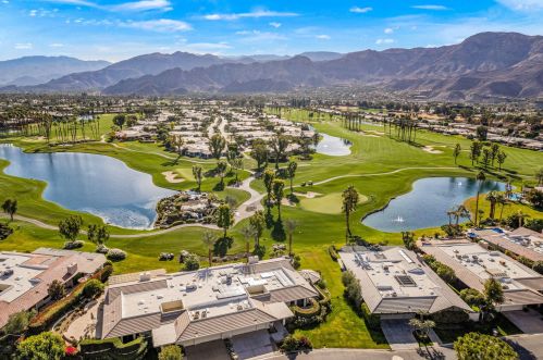 7 Mayfair Dr, Rancho Mirage CA  92270-2586 exterior