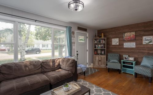 105 George St, Alex, MN 56308-5007