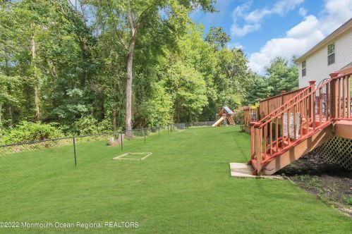 8 Bailey Ct, Jackson Twp NJ  08527-4459 exterior