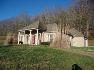 190 Emerald Glen Dr, Caryville, TN 37714-3654