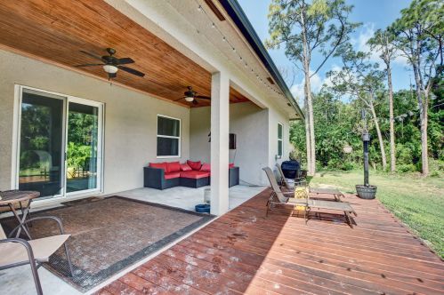 17435 78th Rd, Town Of Loxahatchee Groves FL  33470-2933 exterior