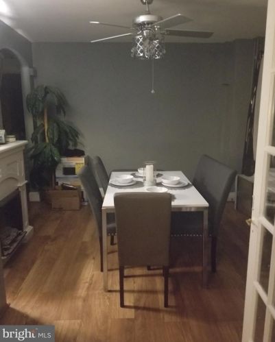 942 Melrose Ave, Trenton, NJ 08629-2410
