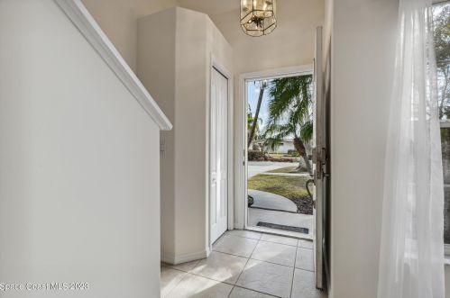 222 Summers Creek Dr, Merritt Island FL  32952-2684 exterior