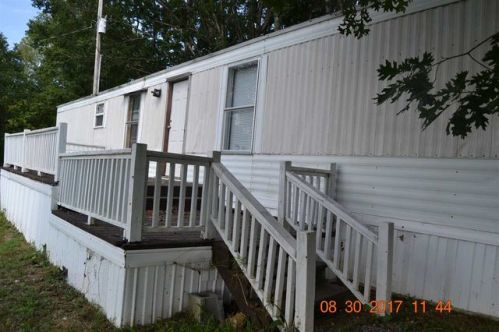 565 Highland View Rd, Tazewell, TN 37879-5605