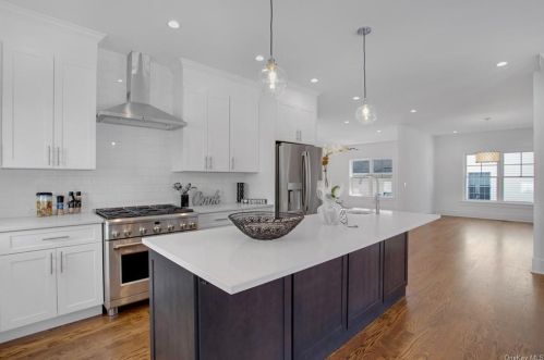 15 Railside Ave, White Plains, NY 10605-3408