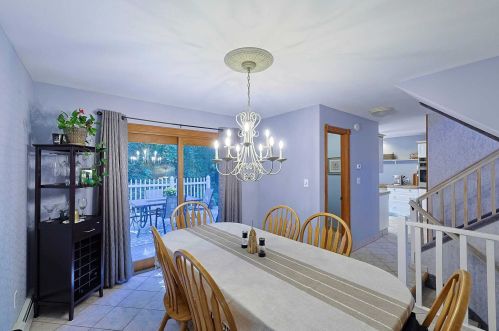 20 Hemlock Ct, Fishkill NY  12524-2618 exterior