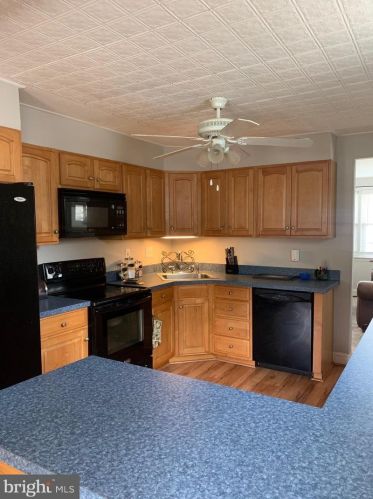 413 Audubon Ave, West Deptford NJ  08086-2516 exterior