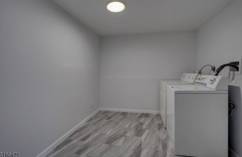 15 Normandy Cir, Hopatcong NJ  07843-1840 exterior