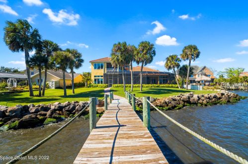 3618 Indian Riv Dr, Cocoa FL 32926-8705 exterior