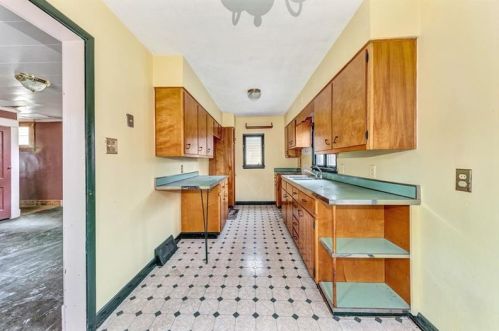 328 11th Ave, New Brighton PA  15066-1439 exterior