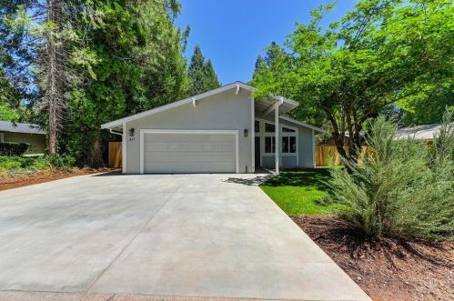 611 Packard Dr, Grass Valley, CA 95945-7024