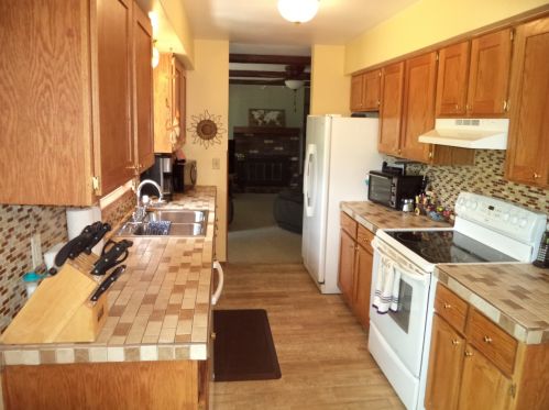 1111 Lakehaven Ct, West Bend, WI 53090-9065
