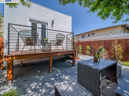 518 Stannage Ave, Berkeley CA  94706-1223 exterior