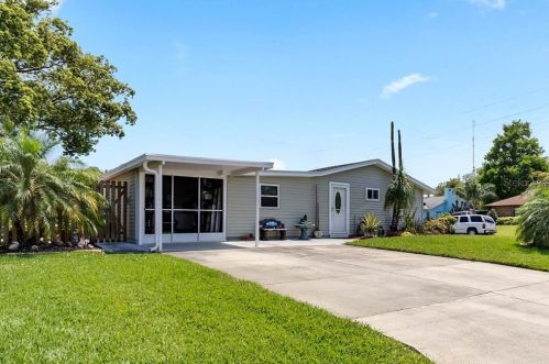 26608 Bermuda Dr, Tavares, FL 32778-9725