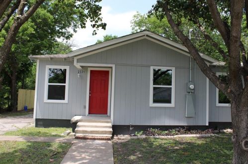 2231 Custer Dr, Dallas, TX 75216-6427