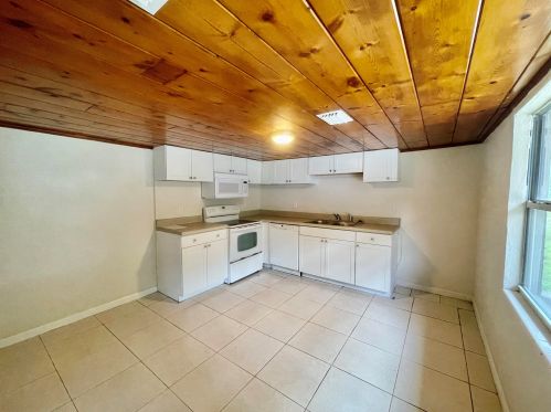 1404 Angle Rd, Fort Pierce, FL 34947-7015