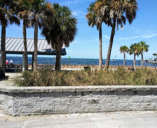 12810 College Hill Dr, Port Richey, FL 34667-1824