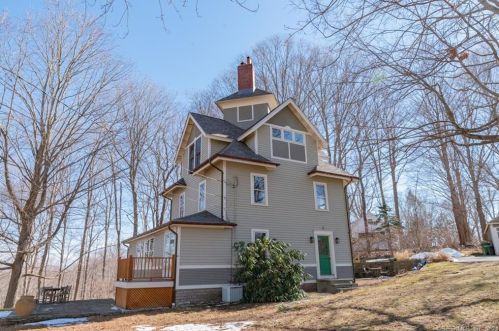 39 Grandview Ter, Essex, CT 06426-1004