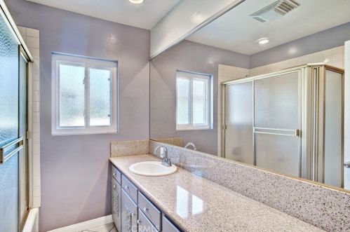 5207 Stevely Ave, Lakewood CA  90713-2114 exterior