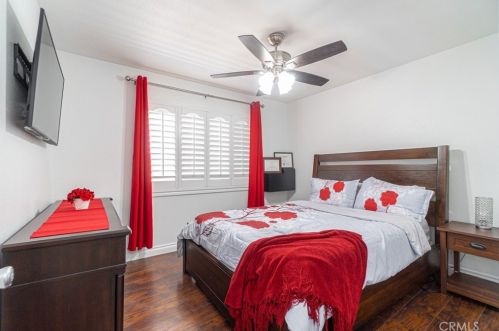 19406 Pricetown Ave, Long Beach CA  90746-2680 exterior