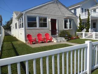 332 8th St, Brigantine City, NJ 08203-2351
