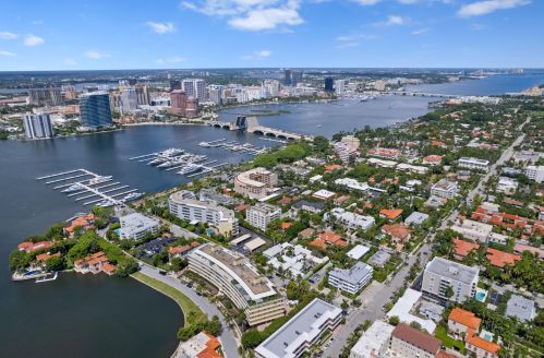 401 Peruvian Ave, Palm Beach FL  33480-6503 exterior