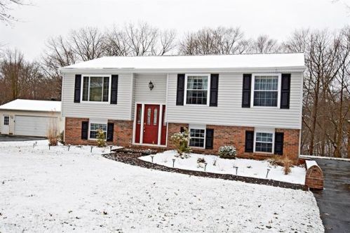454 Partridge Run Rd, Gibsonia, PA 15044-7937