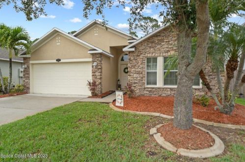 4020 Aria Dr, Melbourne, FL 32904-1099