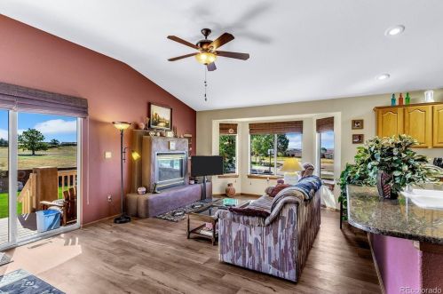 1210 Scarsboro Dr, Pueblo CO 81007 exterior