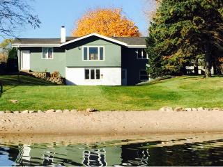 5622 Twin Lake Ter, Minneapolis, MN 55429-2835