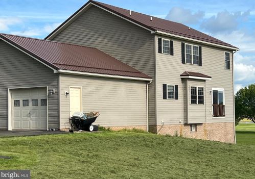 631 Tice Rd, Falling Waters, WV 25419-6935