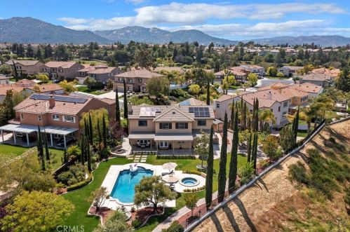 32862 Pine Cir, Temecula CA  92592-1369 exterior